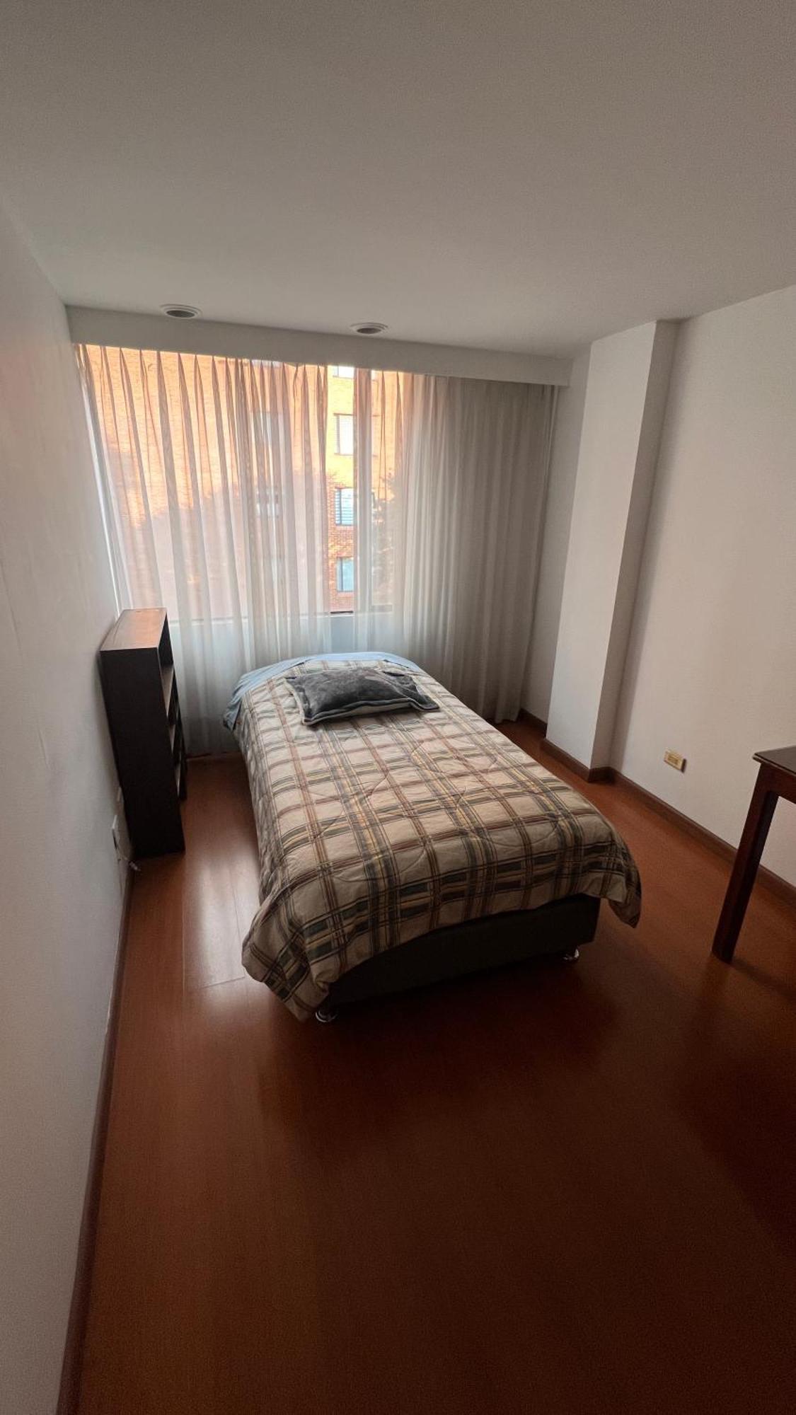 Apto Amplio En Chico - Calle 100 Appartement
