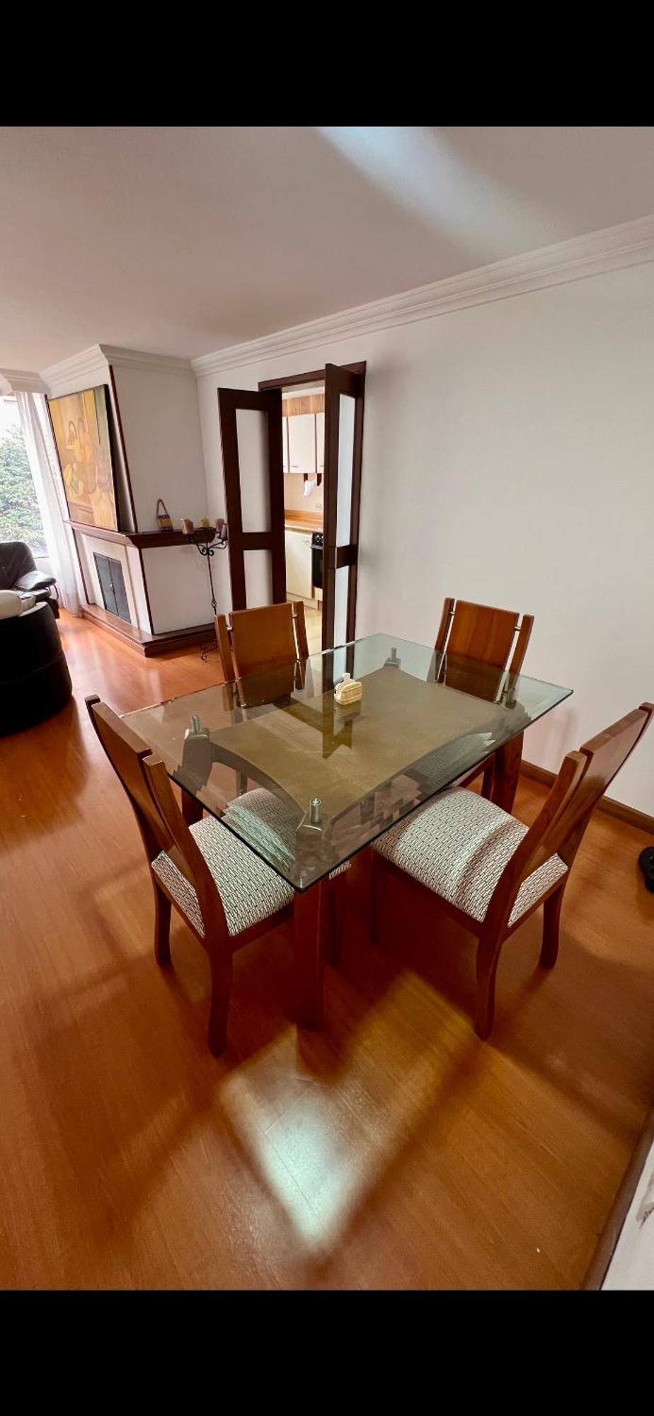 Apto Amplio En Chico - Calle 100 Apartment